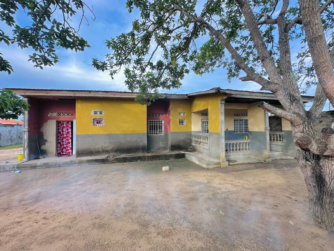 Maison à vendre à Muanda