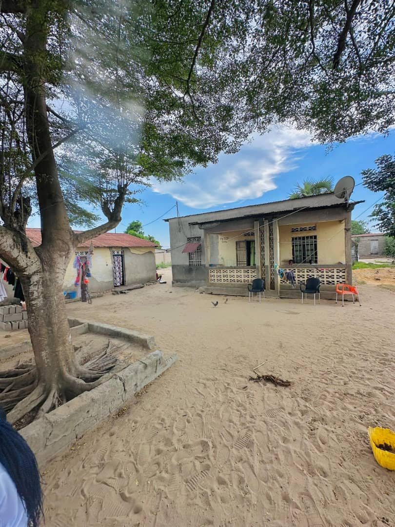 Maison e à vendre à Muanda