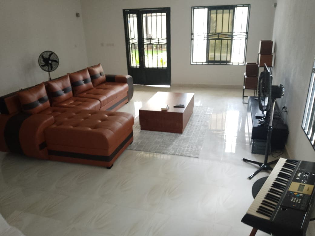 APPARTEMENT MEUBLÉ À LOUER À MUANDA - vue 8