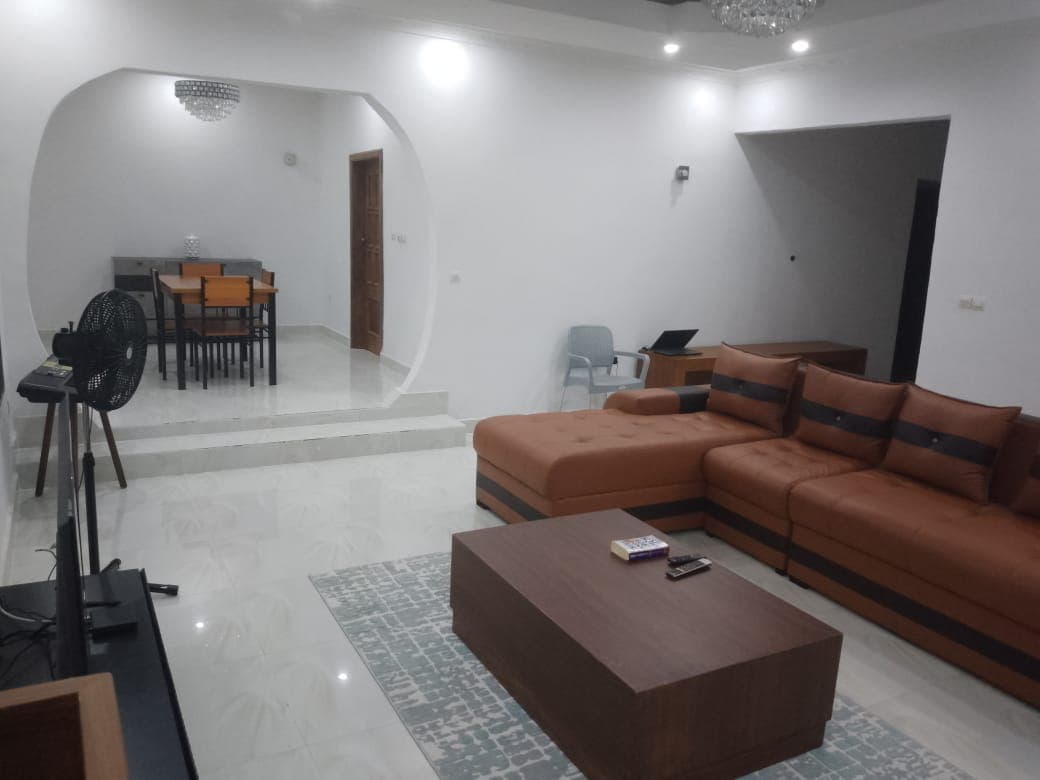 APPARTEMENT MEUBLÉ À LOUER À MUANDA - vue 4