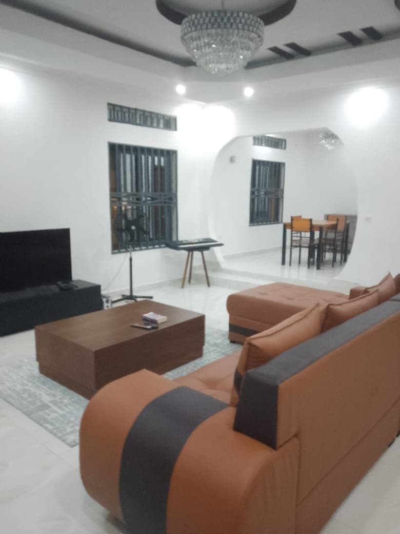 APPARTEMENT MEUBLÉ À LOUER À MUANDA - vue 3