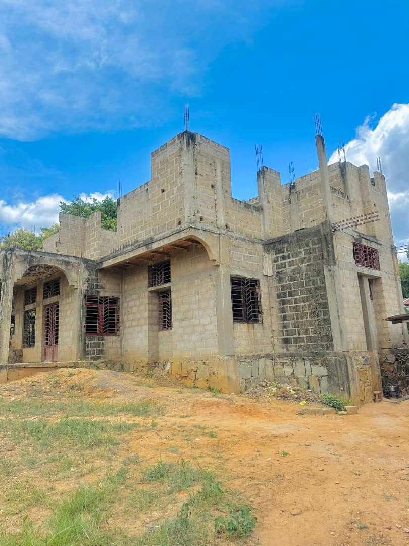 Maison inachevée à vendre à Ango-Ango - vue 4